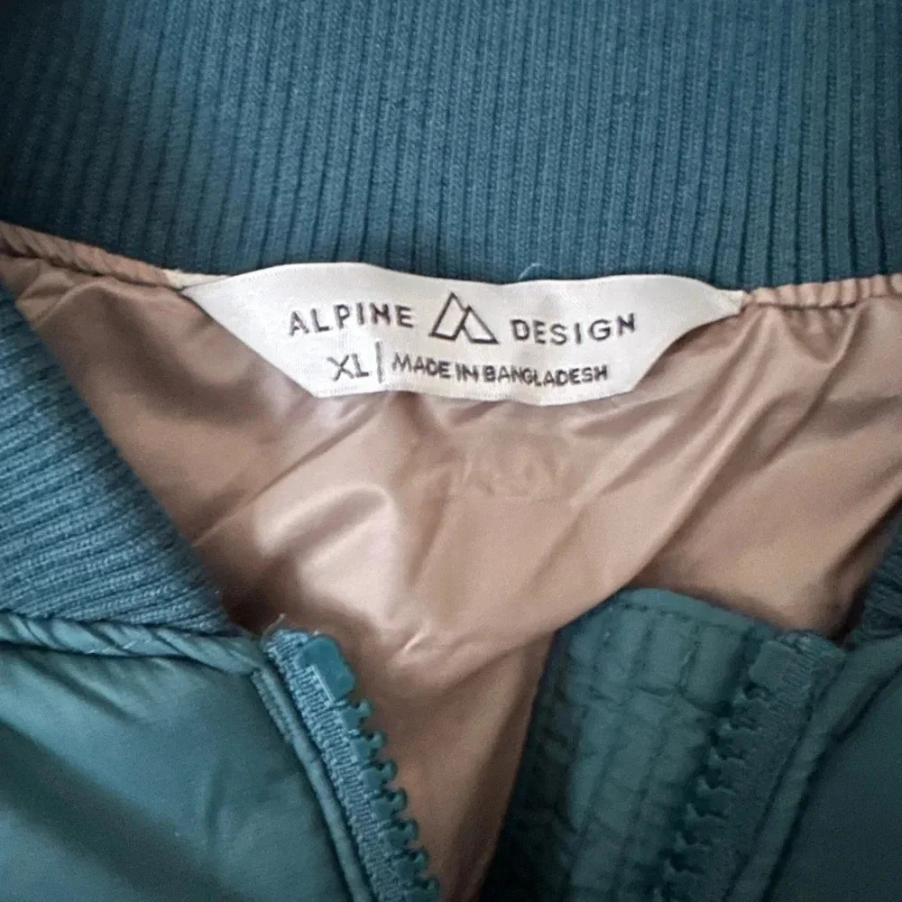 NWT Alpine Design teal vest, size XL, winter wear, warm, outdoors - Picture 3 of 5